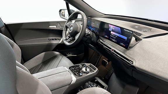 BMW iX 3 of 16