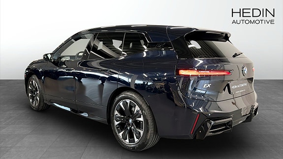 BMW iX 2 of 16