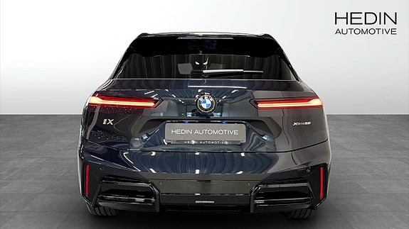 BMW iX 7 of 16