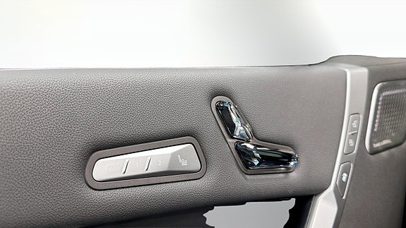 BMW iX 15 of 16
