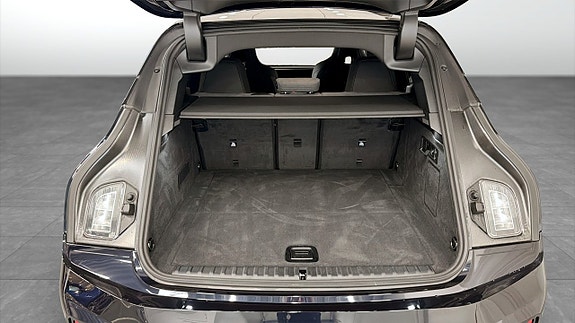 BMW iX 10 of 16