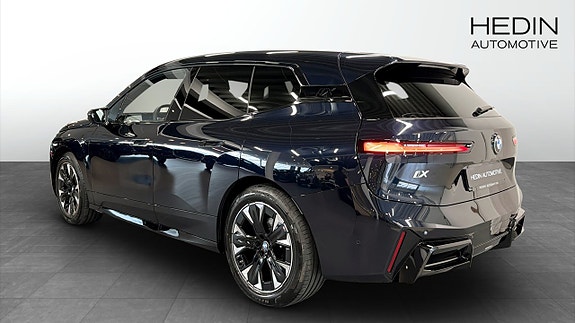 BMW iX 2 of 16