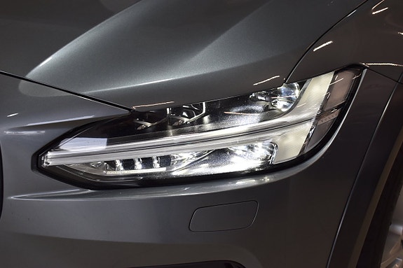 Volvo V90 Cross Country 24 of 26