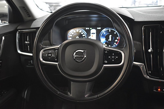 Volvo V90 Cross Country 12 of 26