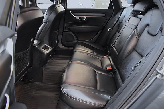 Volvo V90 Cross Country 11 of 26
