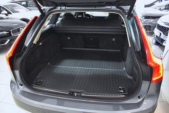 Volvo V90 Cross Country 5 of 26