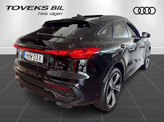 Audi Q5 2 of 25