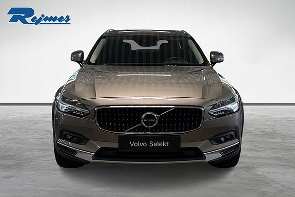 Volvo V90 Cross Country 3 of 28