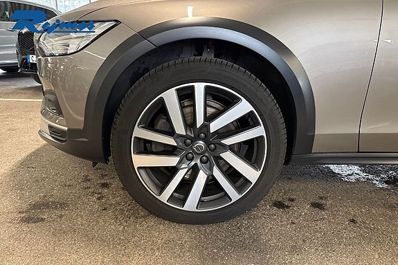 Volvo V90 Cross Country 28 of 28