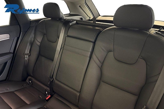 Volvo V90 Cross Country 19 of 28