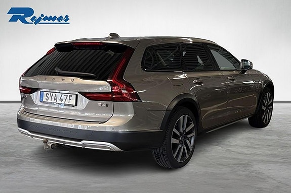 Volvo V90 Cross Country 26 of 28