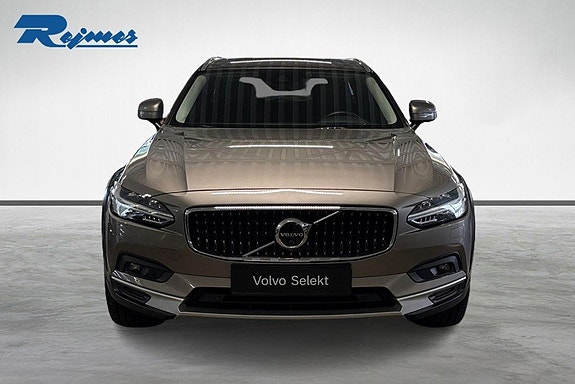 Volvo V90 Cross Country 3 of 28