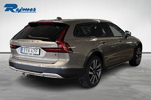 Volvo V90 Cross Country 26 of 28