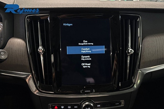 Volvo V90 Cross Country 12 of 28
