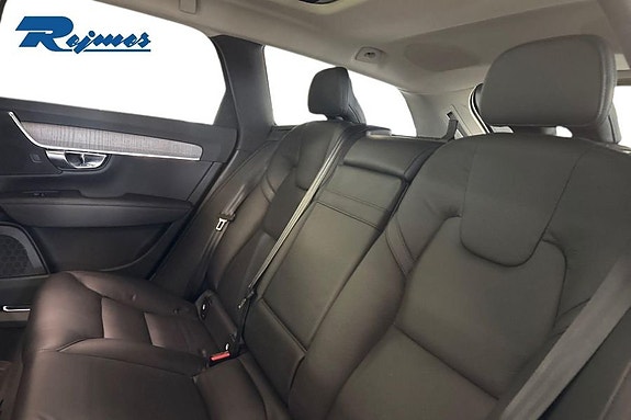 Volvo V90 Cross Country 20 of 28