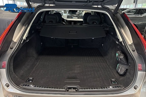 Volvo V90 Cross Country 21 of 28