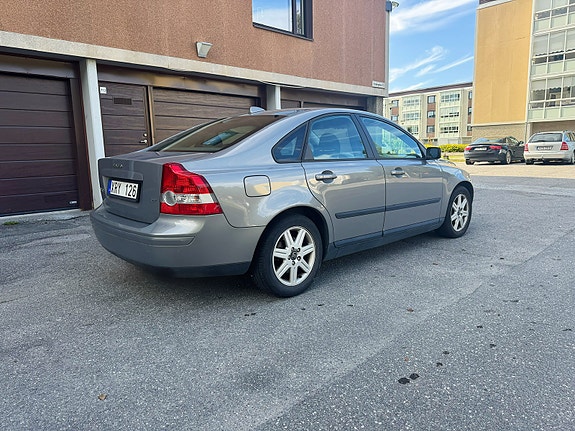 Volvo S40 3 of 7