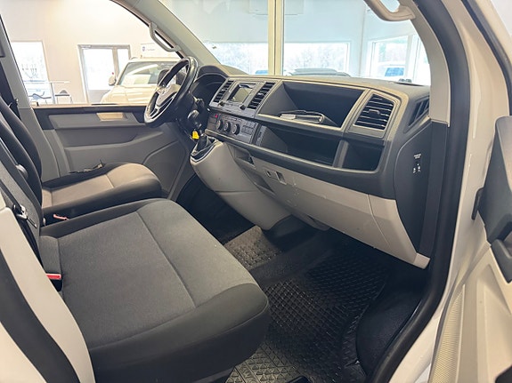 Volkswagen Transporter 6 of 10
