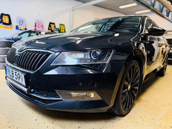 Skoda Superb 2 of 22