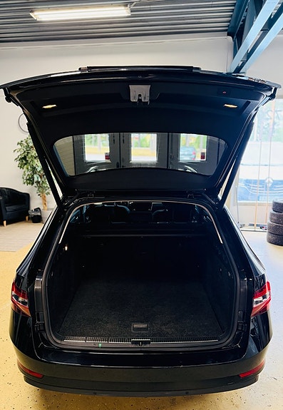 Skoda Superb 8 of 22
