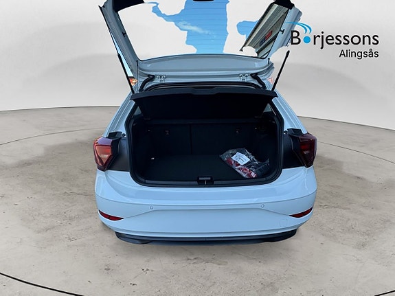 Volkswagen Polo 12 of 12