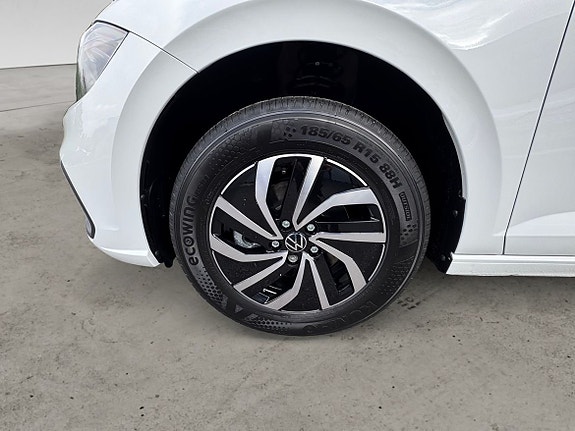 Volkswagen Polo 6 of 12