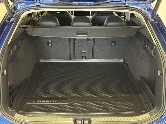 Volkswagen Passat 10 of 22
