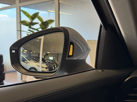 Volkswagen Passat 19 of 22
