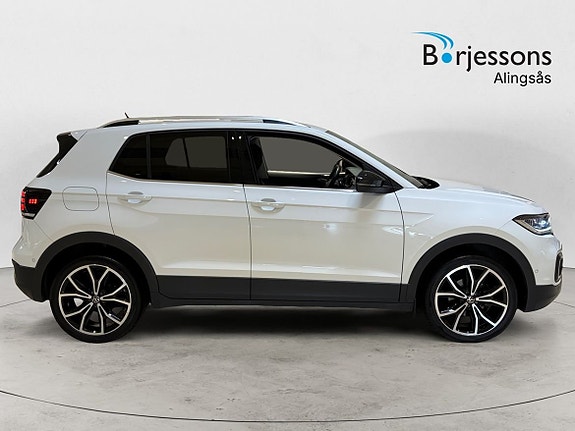 Volkswagen T-Cross 2 of 10
