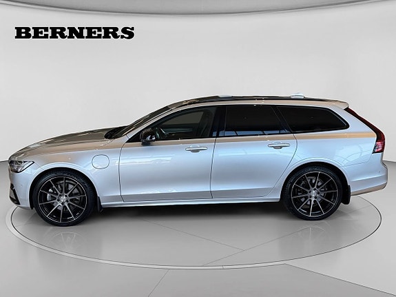 Volvo V90 2 of 11