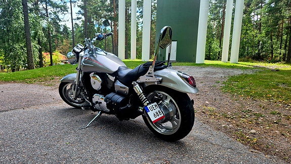 Kawasaki Vulcan 1500 Meanstreak 5 of 6