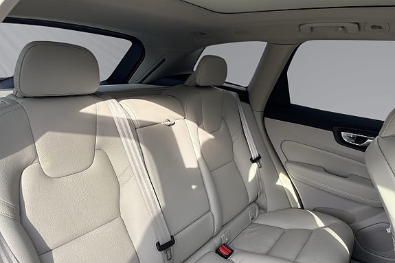 Volvo XC60 11 of 17