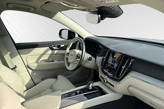 Volvo XC60 10 of 17