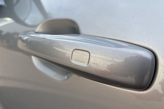 Volvo XC60 12 of 17