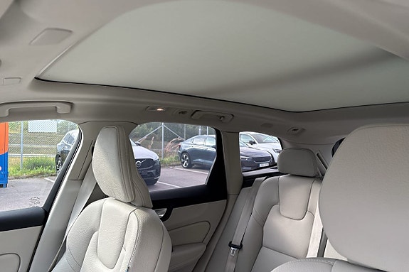 Volvo XC60 15 of 17