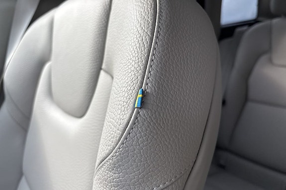 Volvo XC60 14 of 17