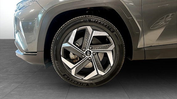 Hyundai Tucson 9 of 12