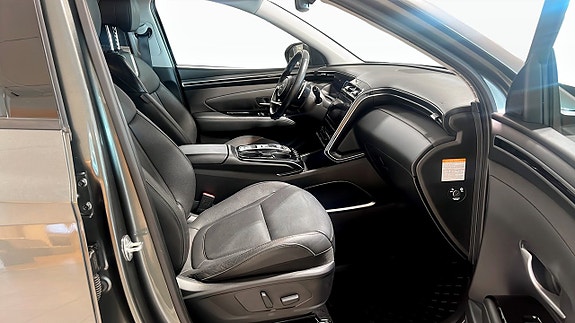 Hyundai Tucson 3 of 12