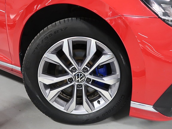 Volkswagen Passat 12 of 30