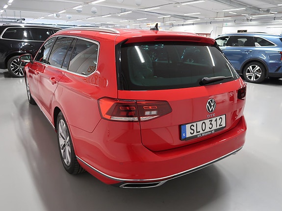Volkswagen Passat 8 of 30