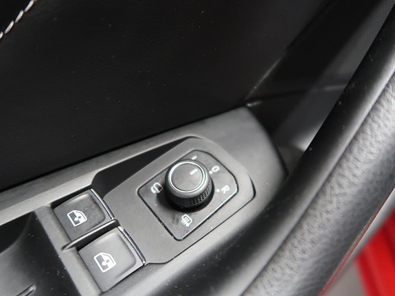 Volkswagen Passat 28 of 30