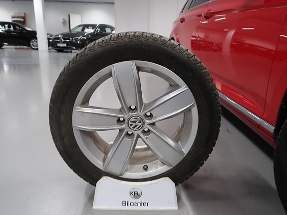 Volkswagen Passat 13 of 30