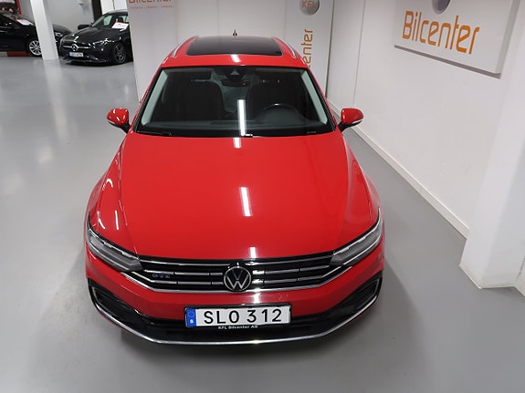 Volkswagen Passat 11 of 30