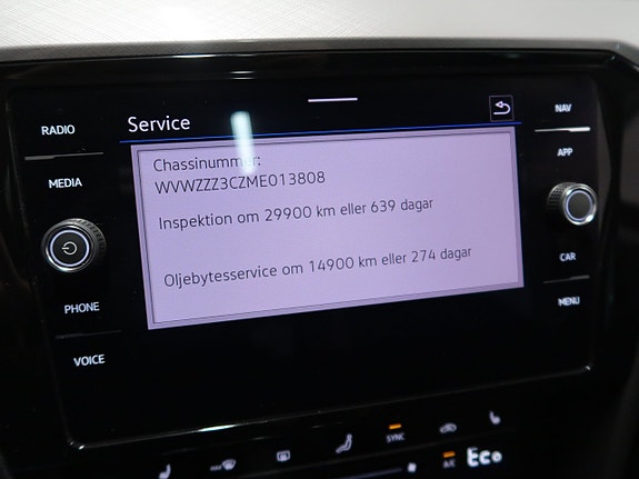 Volkswagen Passat 27 of 30