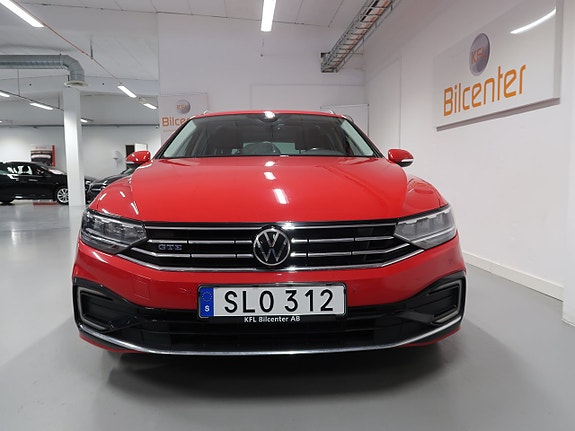 Volkswagen Passat 10 of 30