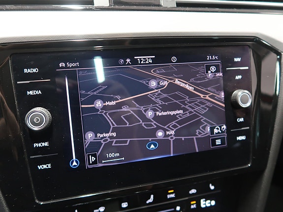 Volkswagen Passat 23 of 30