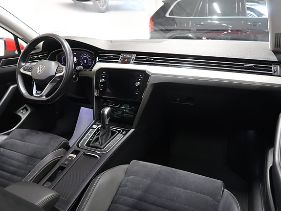 Volkswagen Passat 17 of 30