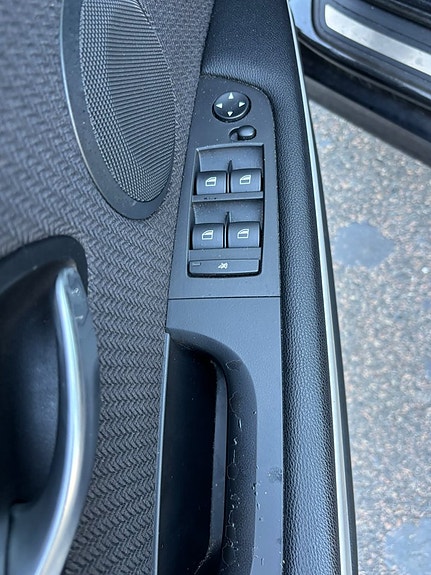 BMW 325i 16 of 19