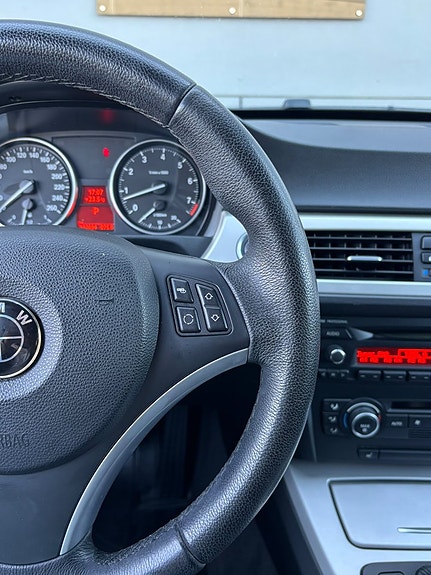 BMW 325i 12 of 19