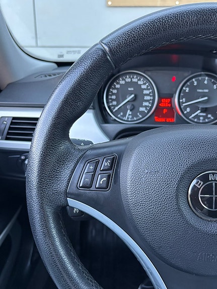 BMW 325i 11 of 19